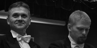 Tańczyć poloneza z wodzirejem Józef Hojna podczas prowadzenia warsztatów dla wodzirejów ze swoim DJ