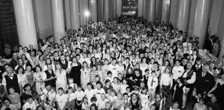 Wesele wesel: do trzeciej, bez alkoholu i z wodzirejem Wesele Wesel - zdjęcie grupowe z 2004