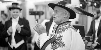 Lepiej łyknij wody – artykuł o pracy wodzirejów Ks. Władysław Zązel