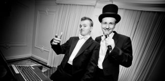 To wodzireje jeszcze istnieją?! Wodzirej Karpik z DJ przy swoim stanowisku pracy