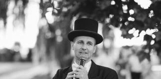 100% dobrej zabawy bez alkoholu (ale z wodzirejem) Zdjęcie portretowe wodzireja Karpika