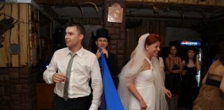 Wodzirej z polecenia Para Młoda na eleganckim przyjęciu z wodzirejem Karpikiem