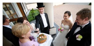 Polonez i balonowe przepowiednie: wesele z wodzirejem Karpikiem Powitanie chlebem i solą przez rodziców na weselu z wodzirejem