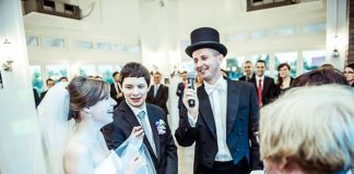 Porwać nietańczących – wodzirej na wesele Powitanie chlebem i solą przez rodziców na weselu z wodzirejem