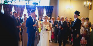 Pasja, zaangażowanie, powołanie i dar – wodzirej Karpik Toast powitalny na weselu z wodzirejem Karpikiem