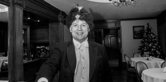 Nigdzie tak chętnie nie śpiewa się przy stołach jak… (wodzirej Brodek) Wodzirej Marcin Brodziński