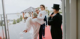 Wodzirej: porwać gości muzyką Wejście Państwa Młodych na salę weselną