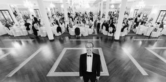 Wesele dla introwertyków. Jak świętować z klasą i spokojem? Wodzirej Kuba Krawczyk na weselu