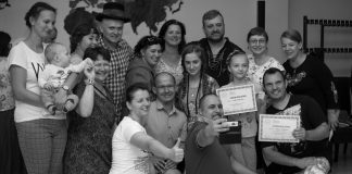 Warsztaty wodzirejów 2019 – Lubliniec Uczestnicy warsztatów wodzirejów z zaświadczeniami potwierdzającymi odbycie szkolenia