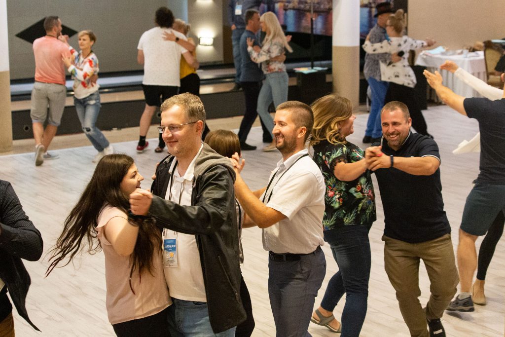 Tańce animacyjne podczas warsztatów wodzirejów