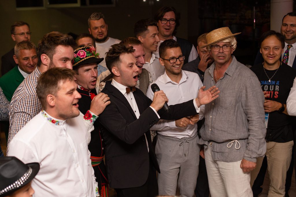 Śpiewy na warsztatach wodzirejów