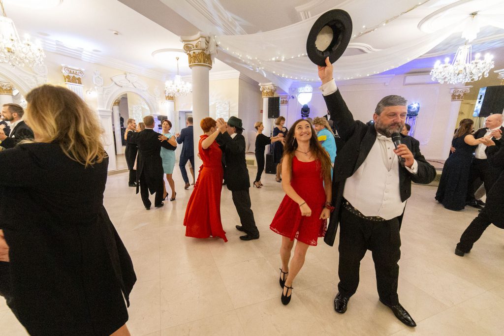 Kazek Hojna podczas warsztatów wodzirejów