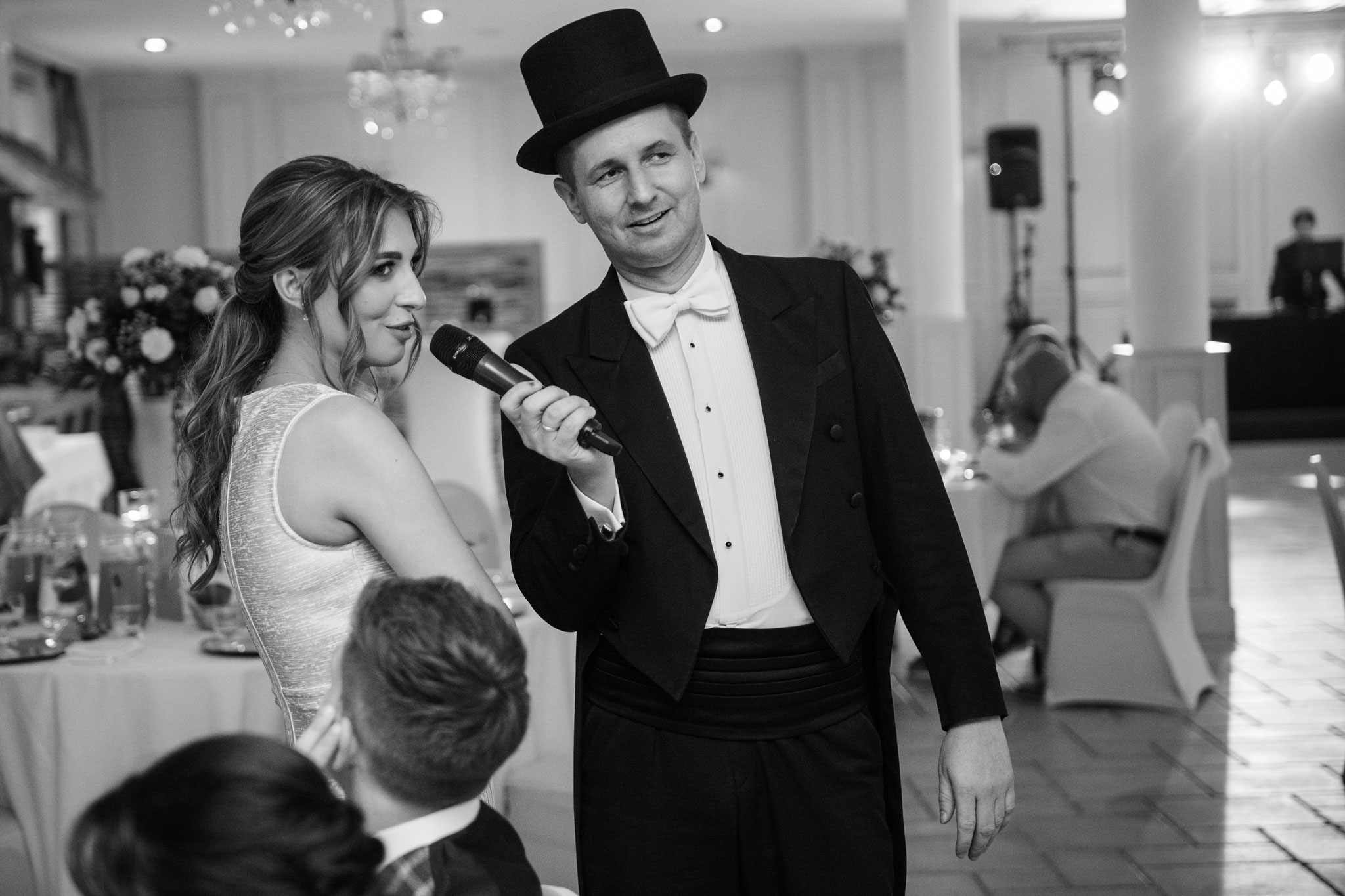 Pytania do gości zadawane przez wodzireja Karpika podczas wesela